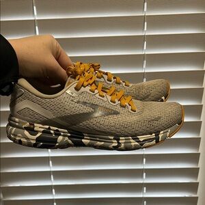 Brooks Ghost 15 Athletic Running Shoes